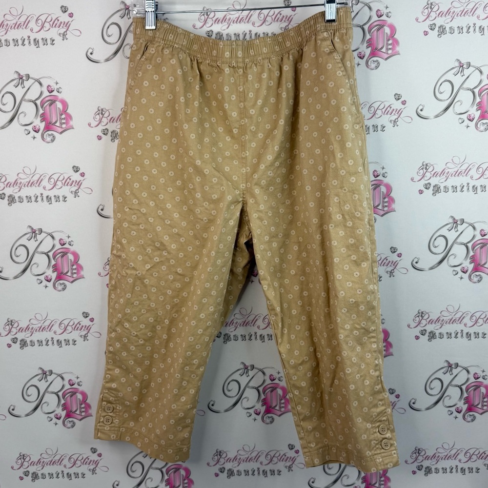 Tradition Capri pants, polkadot White Women's Beige Patterned pedal pusher